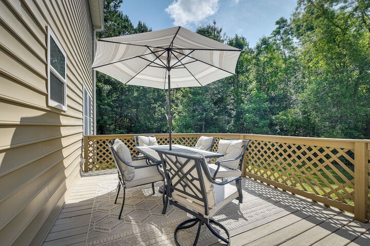 Group-friendly Myrtle Beach House w / Deck