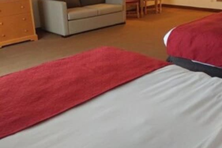 Country Inn & Suites by Radisson Waterloo, IA