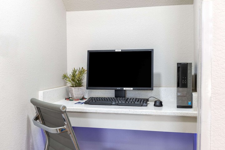 Business Center 41 of 42