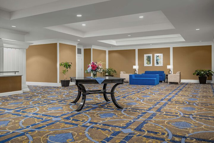 DoubleTree by Hilton Chicago OHare Airport - Rosemont