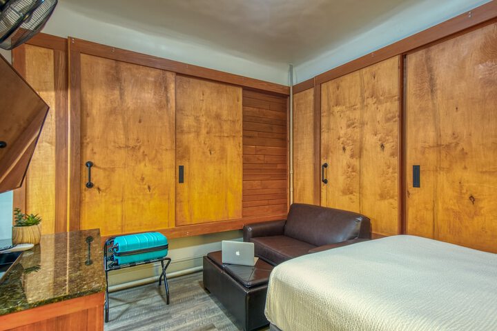 Room 68 of 115