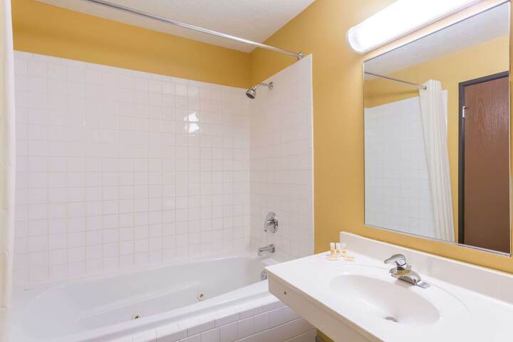 Room 11 of 20