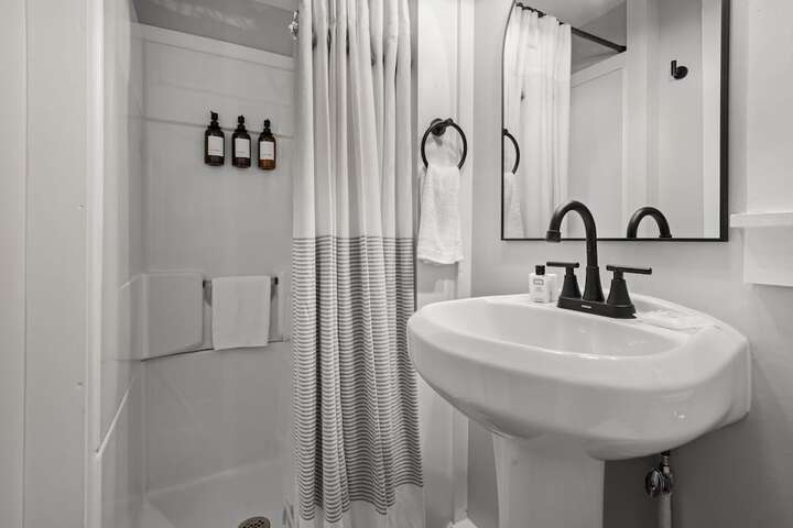 The Aurora Inn & Cottages