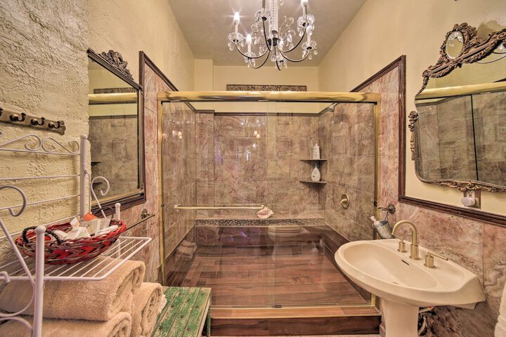 Vintage Apartment in Historic Downtown La Porte