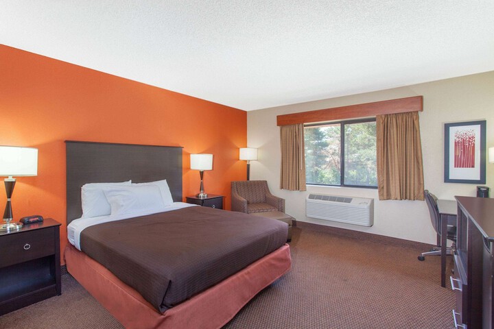Room 14 of 18