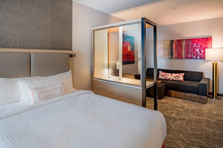 Room 43 of 66
