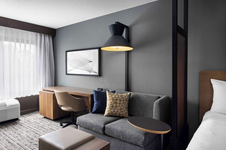 Room 33 of 45