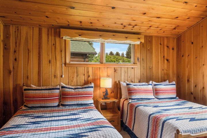 El Western Cabins & Lodges