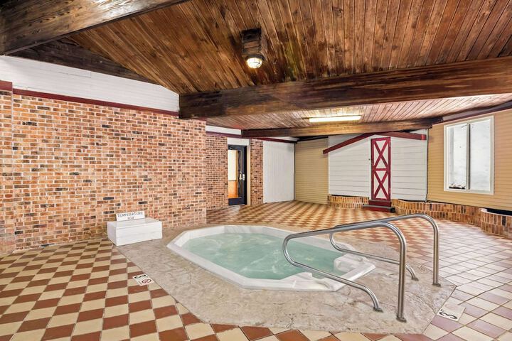 Econo Lodge Manistee