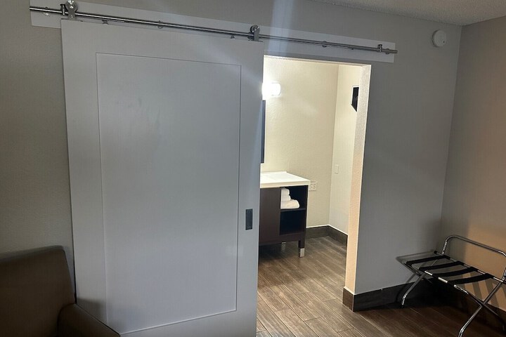Room 36 of 59