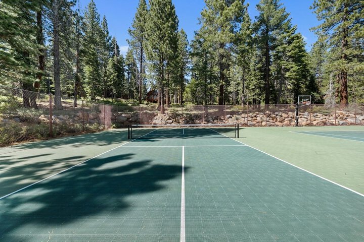 Enjoy Forest Views Retreat at Kingswood Village!