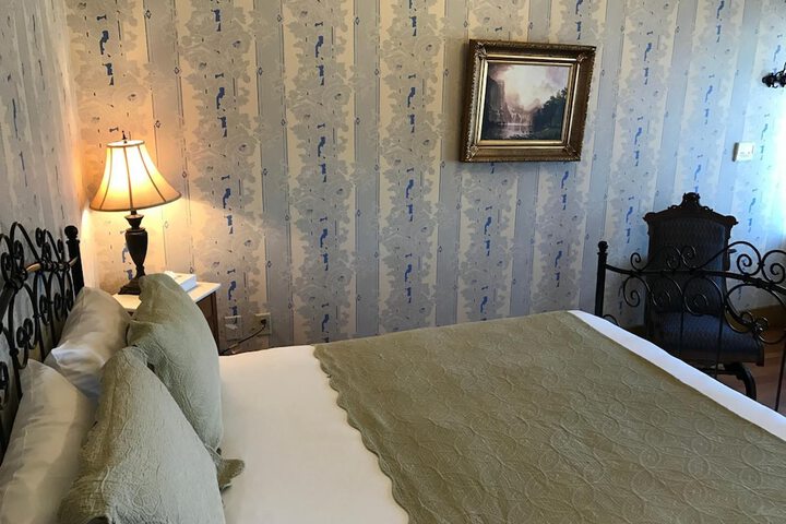 Room 51 of 72