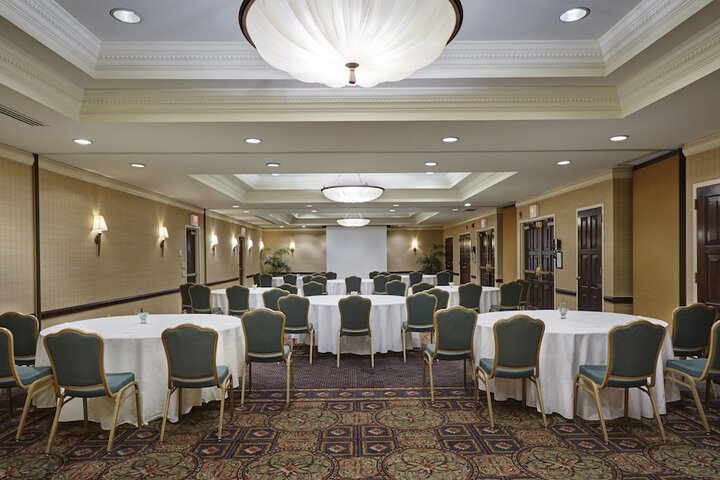 Embassy Suites by Hilton Parsippany