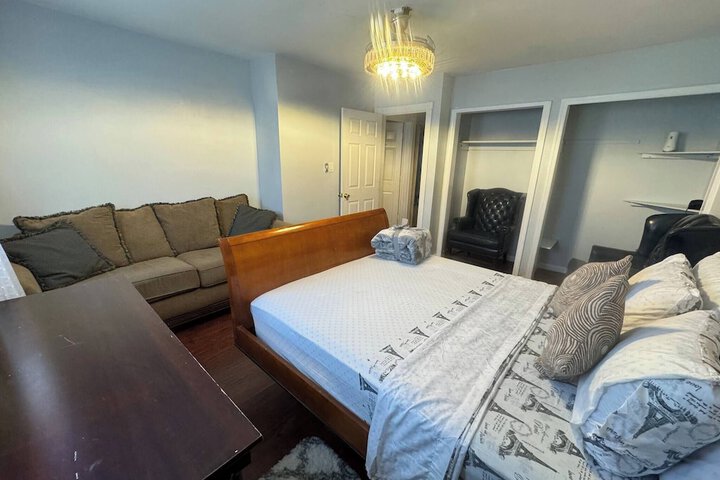 Huge 3 Bedrooms Apt 15 Minutes to NY City
