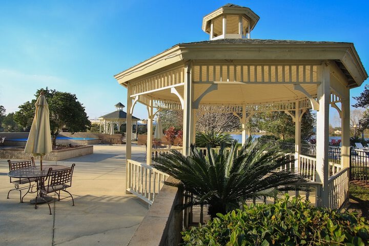 Hotel Exterior 136 of 138