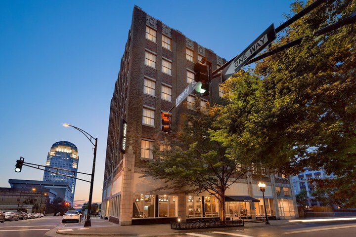 Hotel 4 of 39