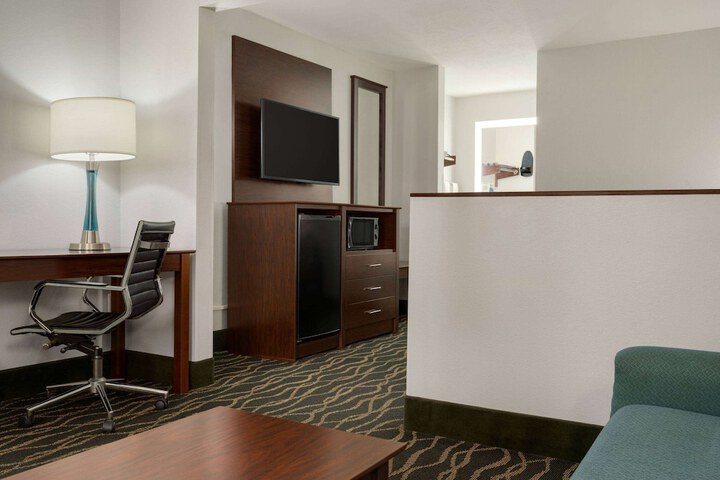 Room 30 of 36