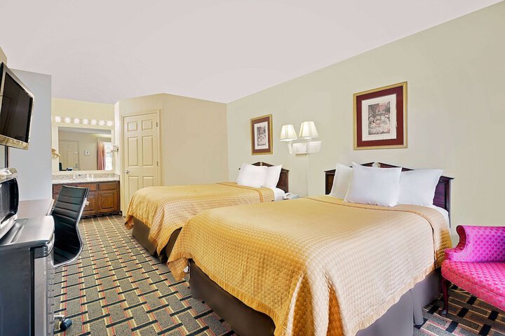 Room 5 of 15