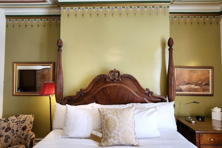 Room 51 of 124