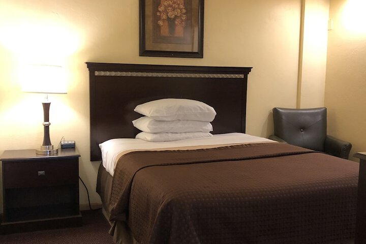 Room 27 of 53