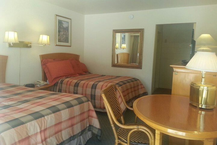 Room 9 of 17