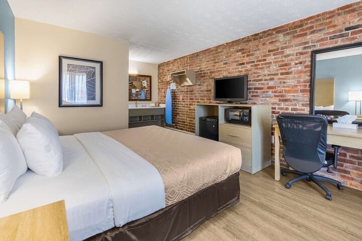 Room 19 of 35