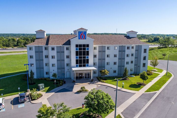 Hotel 6 of 75