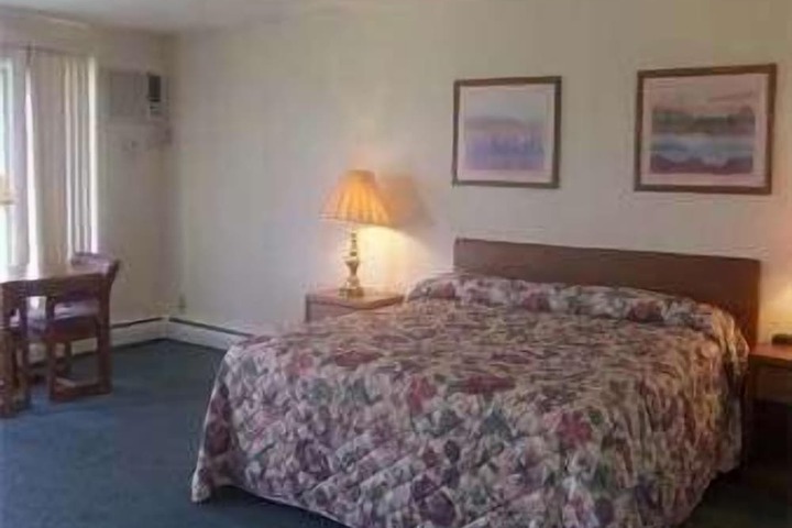 Room 15 of 16