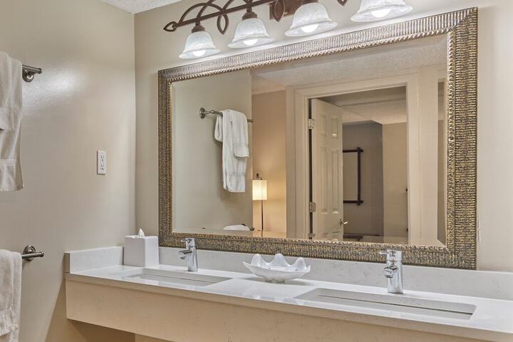 Henlopen Oceanfront Hotel