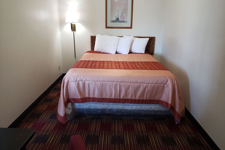 Americas Best Value Inn & Suites Harrisonville