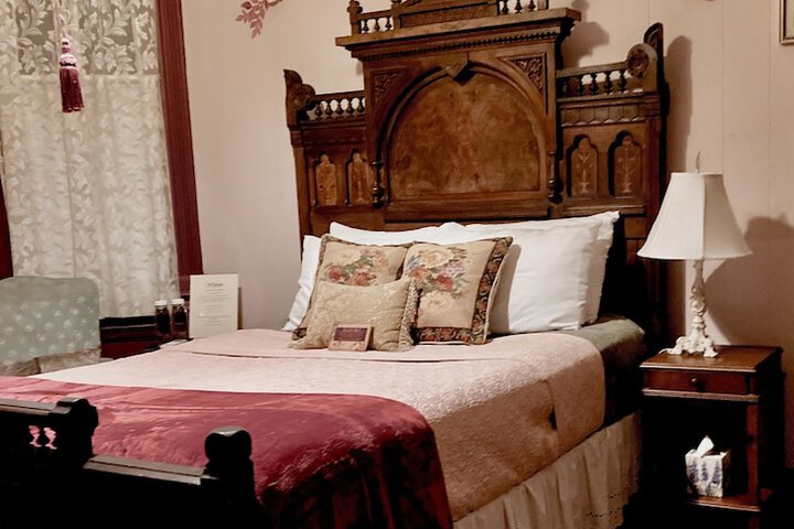 Coppersmith Inn B & B