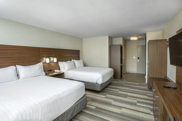 Room 21 of 348