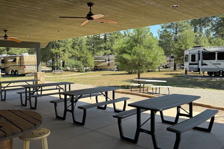 Mountain Landing Suites & RV Park