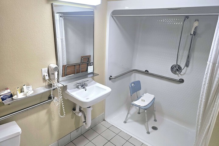 Room 16 of 36
