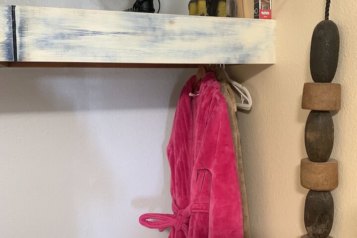 Room 74 of 200