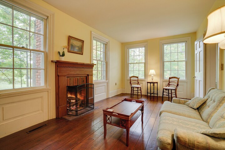 Historic Home in Taylors Falls w / Patio & Fire Pit