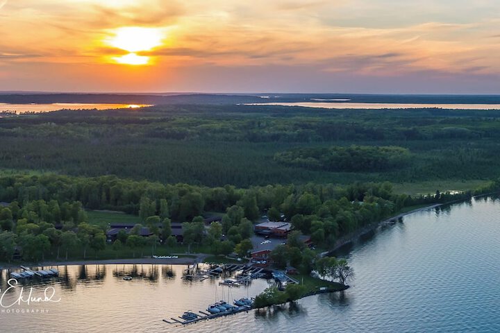 Horseshoe Bay Lodge