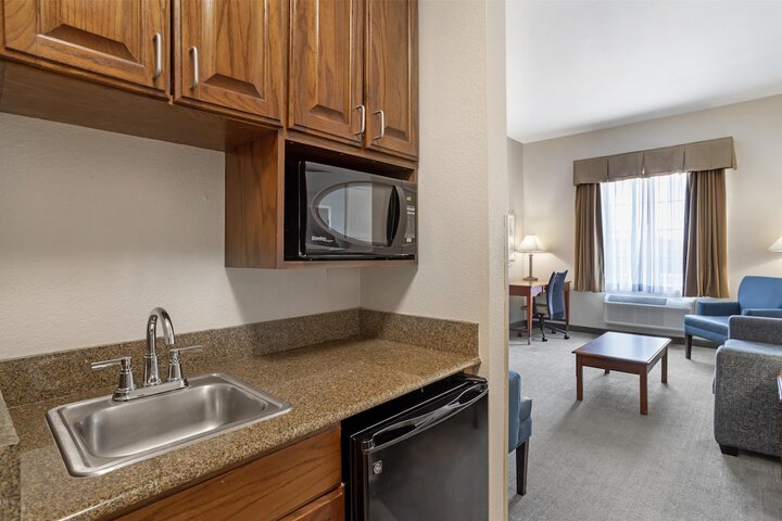 Best Western Plus Executive Hotel & Suites