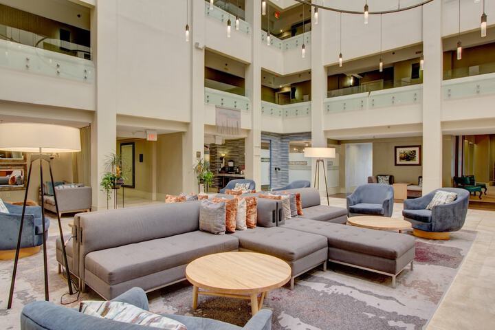Hotel 4 of 104