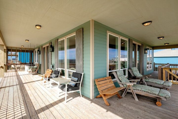 #justawavin 3 Bedroom Home by RedAwning