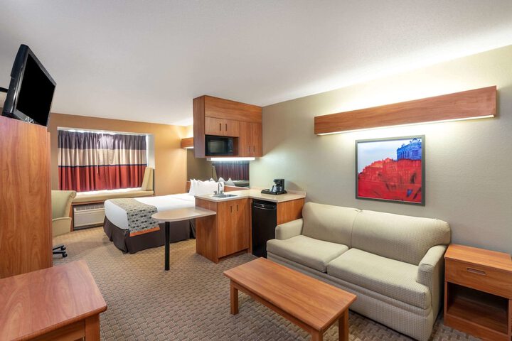 Room 15 of 28
