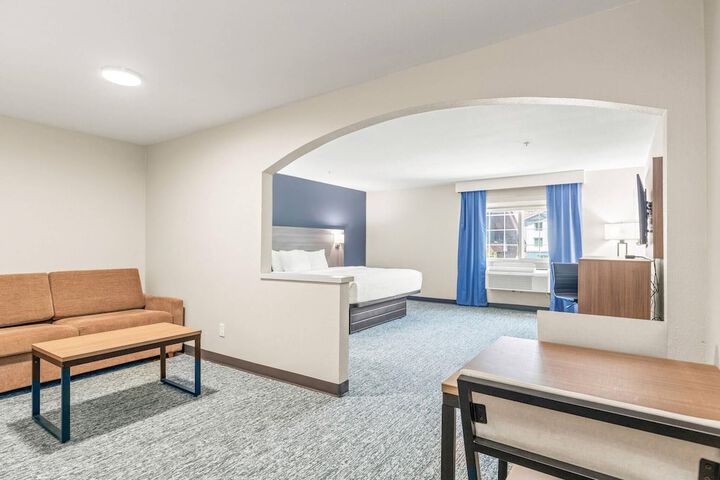 Quality Inn & Suites on the River