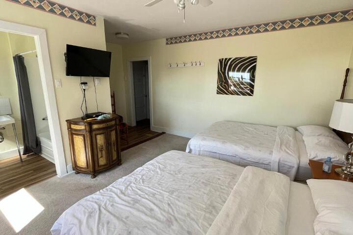 Admirals Quay Motel & Suites