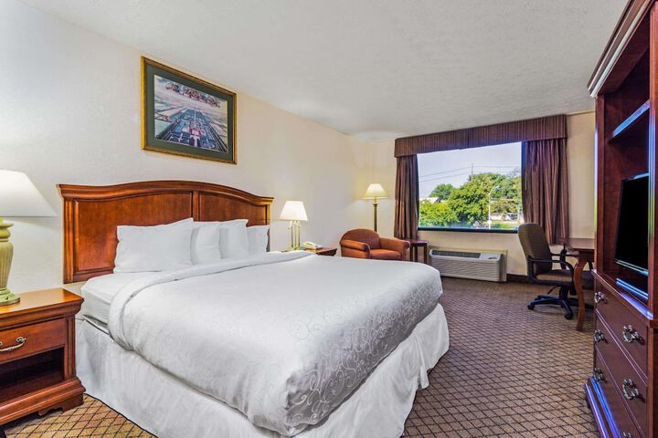 Room 21 of 44