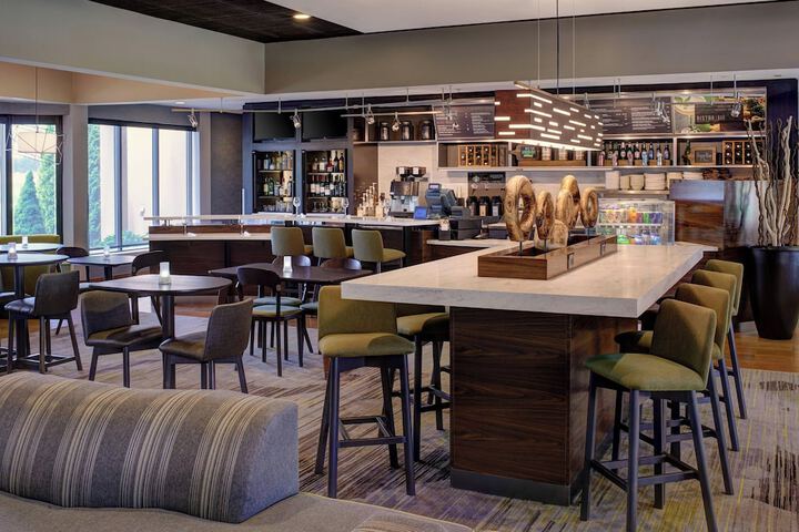 Courtyard by Marriott Detroit Dearborn