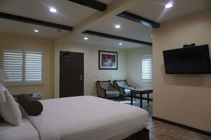 Room 47 of 66