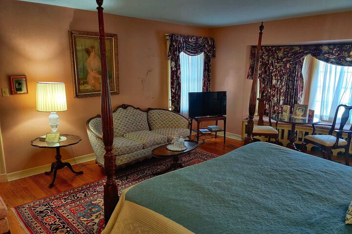 Montague Inn