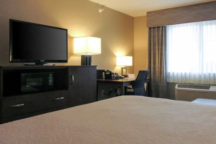 Room 61 of 76