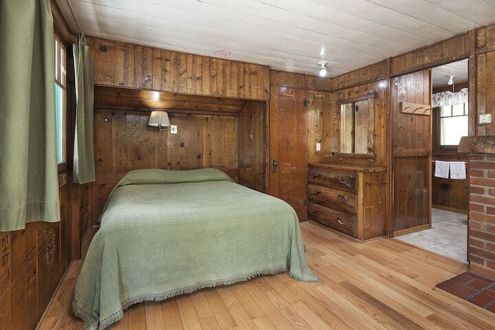 Room 153 of 256