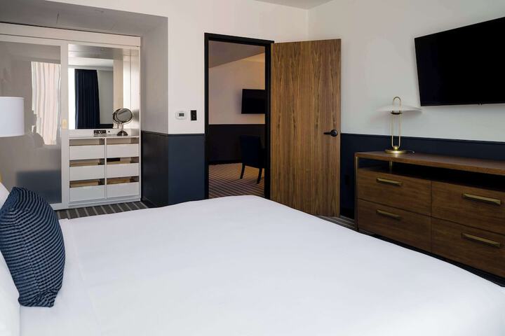 Cambria Hotel Boston Somerville